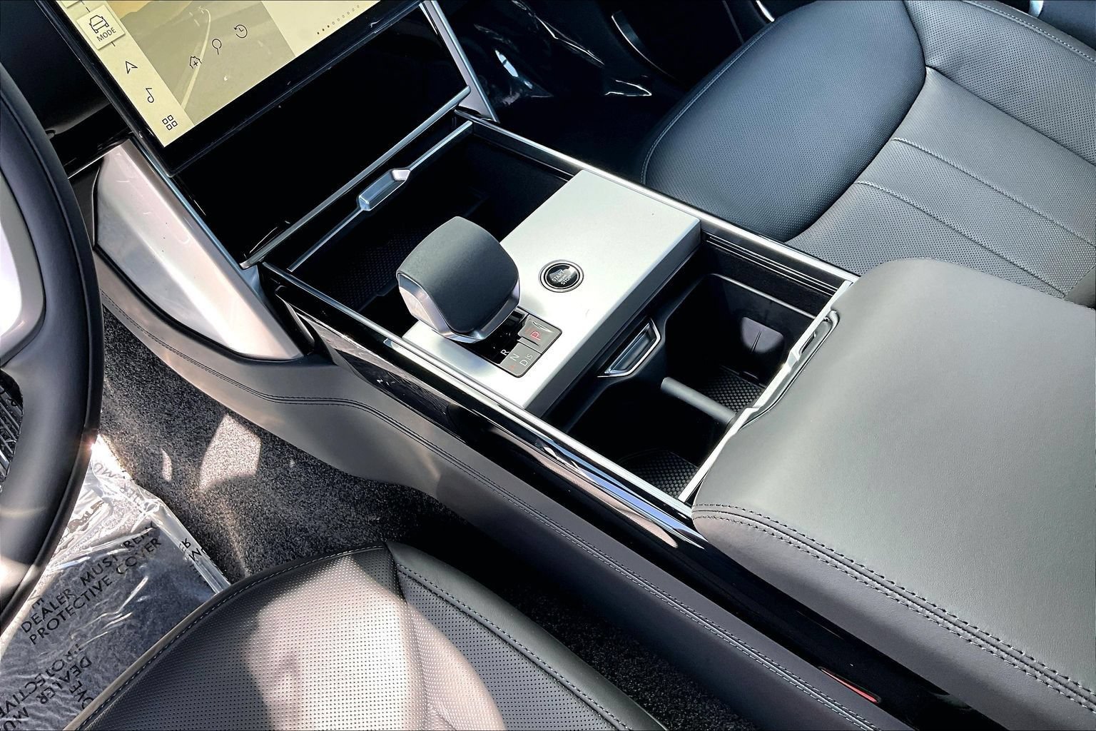 New 2026 Land Rover Range Rover SE AWD/4WD image 8