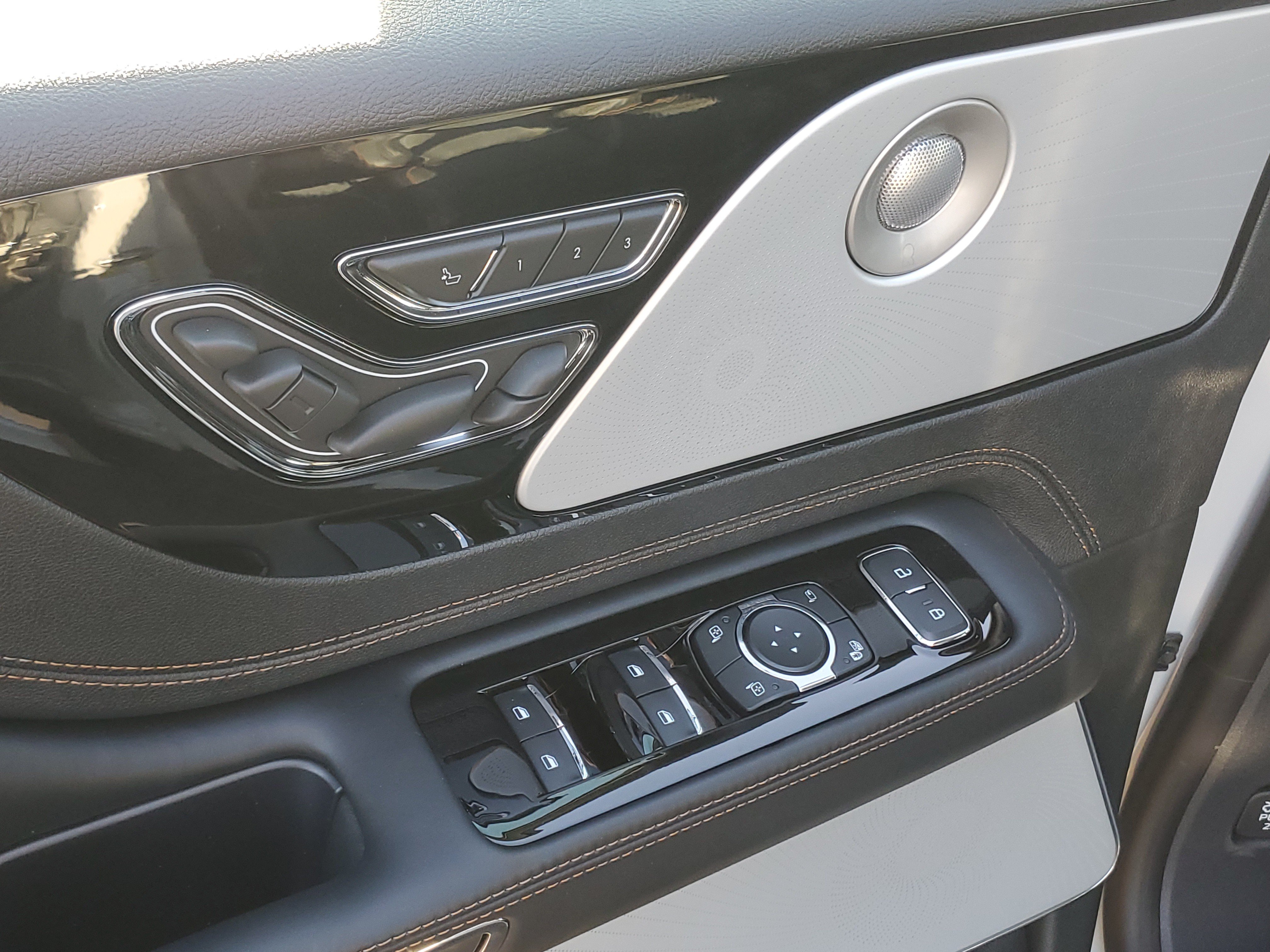 New 2027 Lincoln Aviator Black Label w/ Dynamic Handling Package AWD/4WD image 9