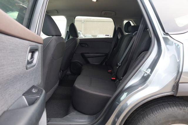 Used 2023 Nissan Rogue S image 22