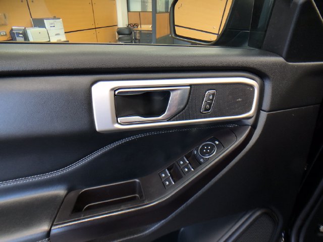 Certified 2020 Ford Explorer XLT w/ Equipment Group 202A AWD/4WD image 12