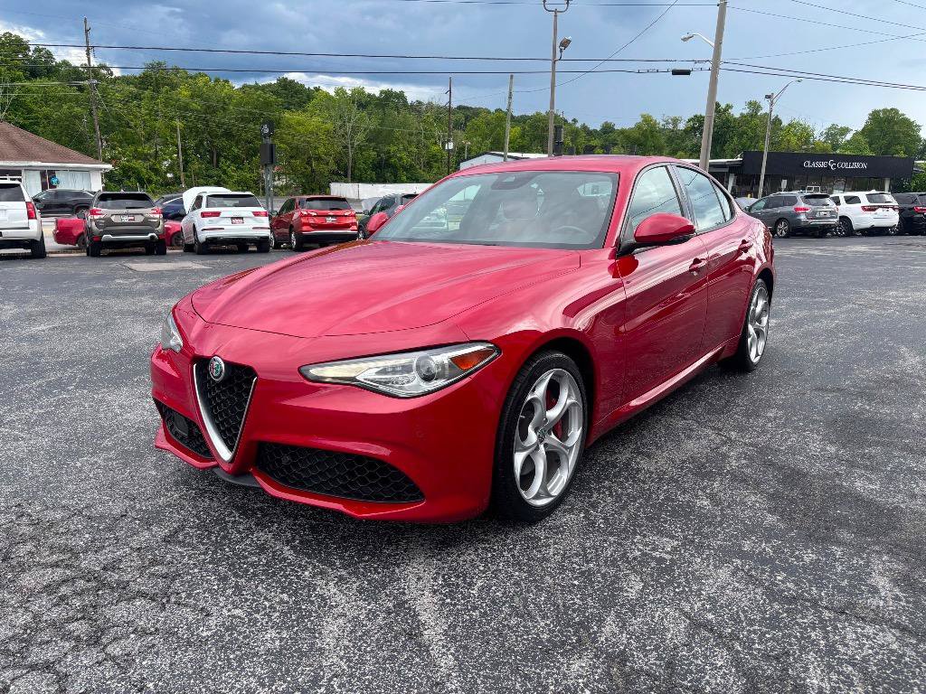 Used 2020 Alfa Romeo Giulia Ti Sport w/ Quick Order Package 22S Sport AWD/4WD image 4