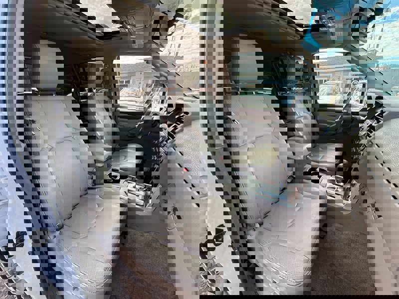 Used 2011 Nissan Pathfinder LE w/ Navigation Pkg image 13