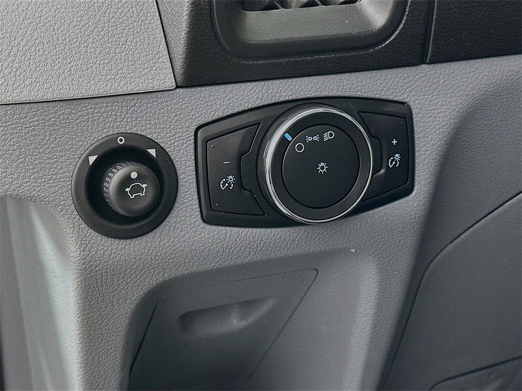 Used 2018 Ford Transit 250 148 Medium Roof image 10