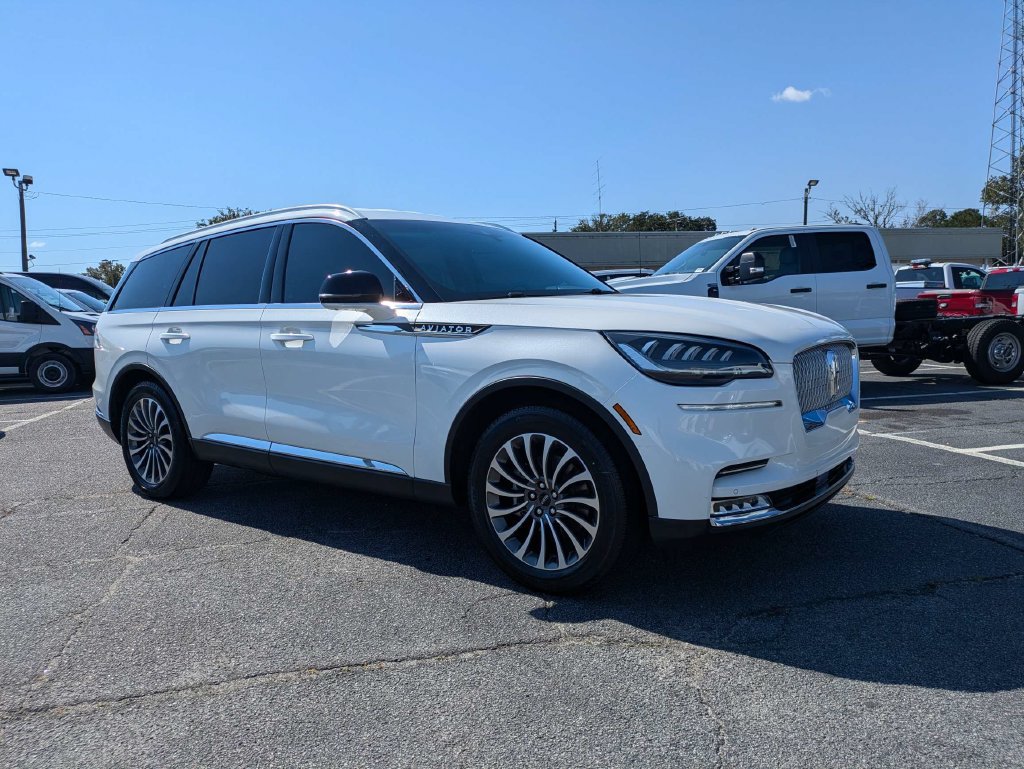 Used 2020 Lincoln Aviator Reserve w/ Elements Package Plus RWD image 2