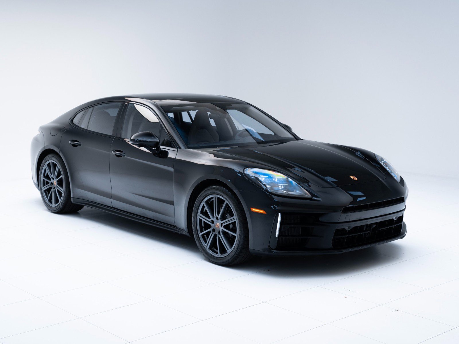 Certified 2025 Porsche Panamera 4 image 7