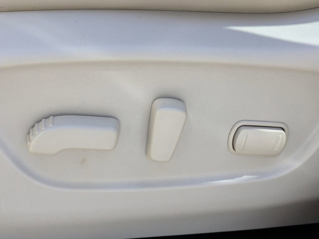Used 2017 Nissan Rogue SL FWD image 21