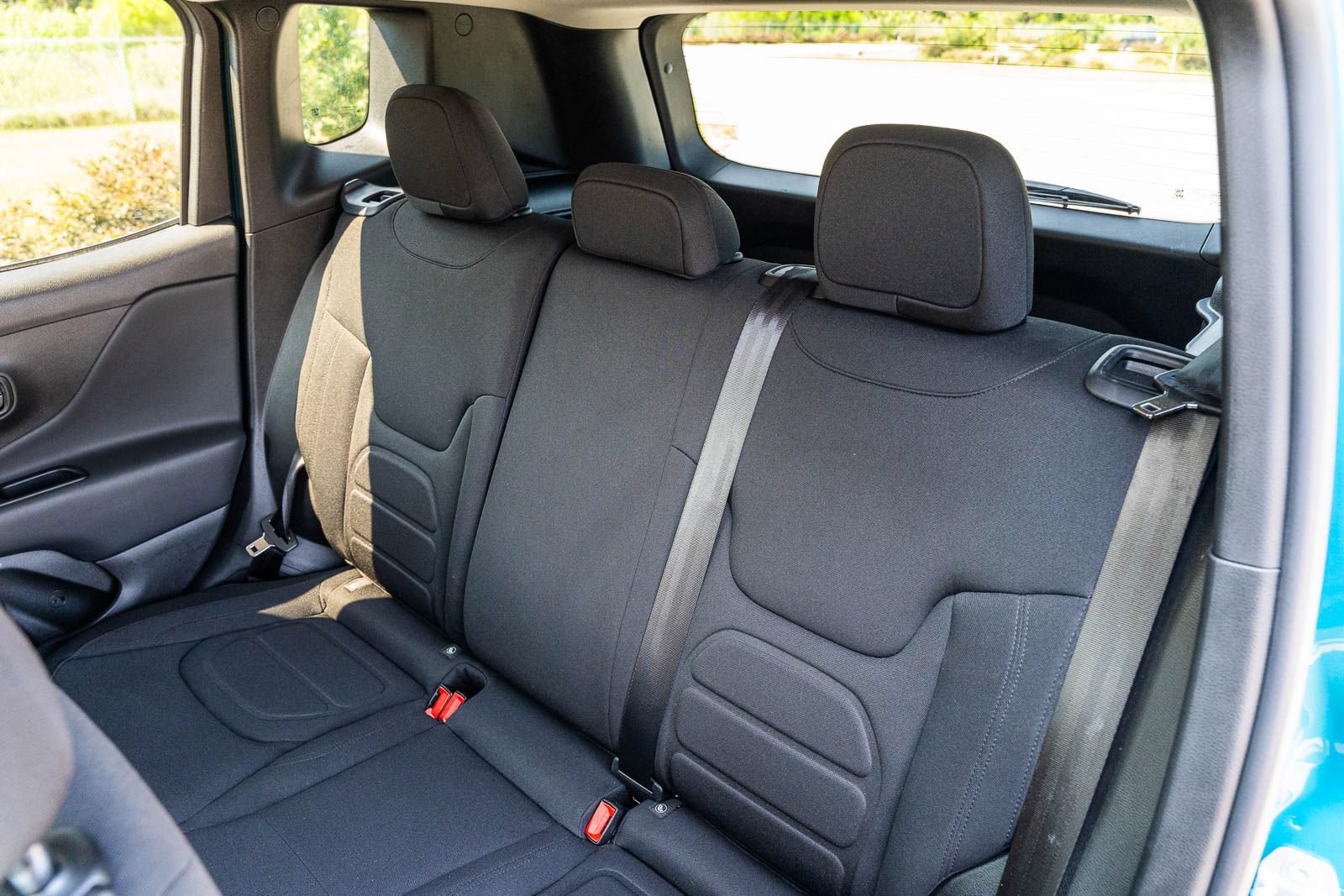 Used 2022 Jeep Renegade Latitude AWD/4WD image 18