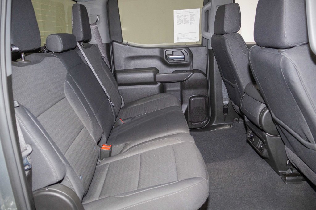 Used 2026 Chevrolet Silverado 1500 Custom w/ LPO, Dark Essentials Package AWD/4WD image 12