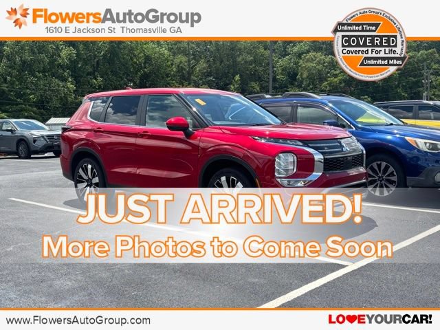 Used 2025 Mitsubishi Outlander SE FWD image 1