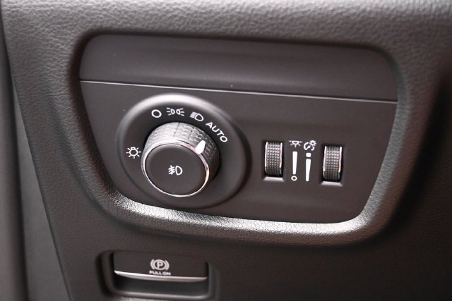 New 2027 Jeep Grand Cherokee Limited AWD/4WD image 40