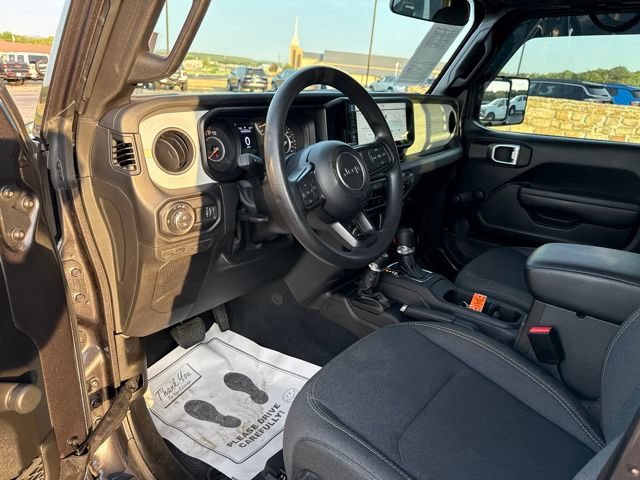 Used 2024 Jeep Gladiator Sport AWD/4WD image 28