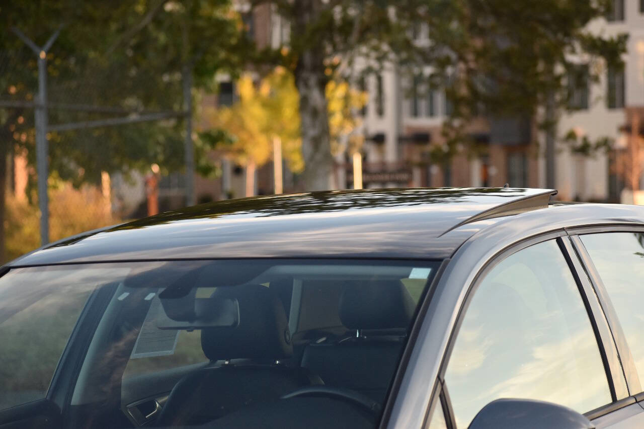 Used 2017 Volkswagen Golf S image 37