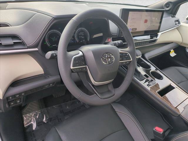 Used 2026 Toyota Sienna Limited AWD/4WD image 10