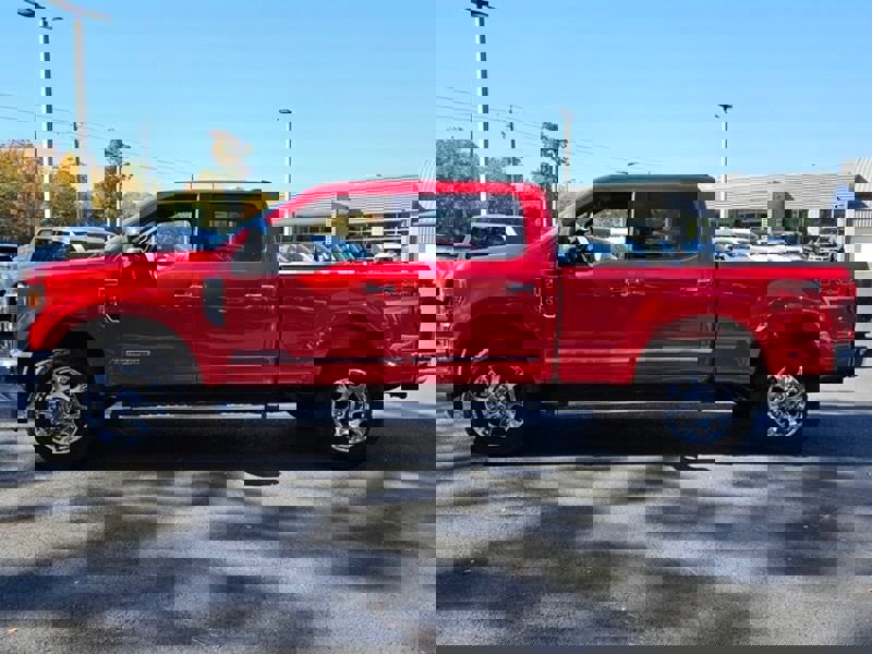 Used 2021 Ford F250 Lariat w/ Chrome Package image 5