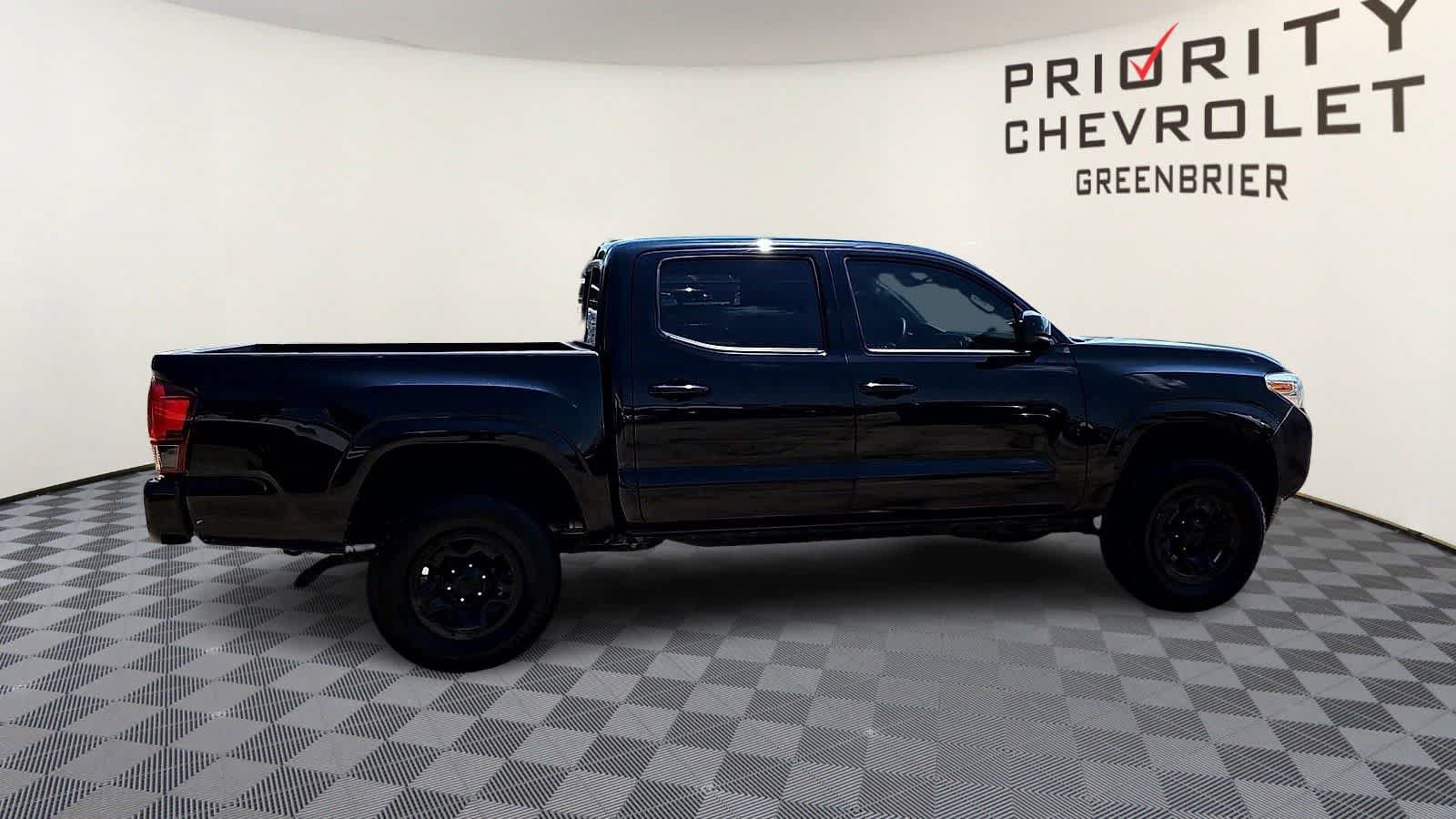 Used 2023 Toyota Tacoma SR w/ SR Convenience Package RWD image 9