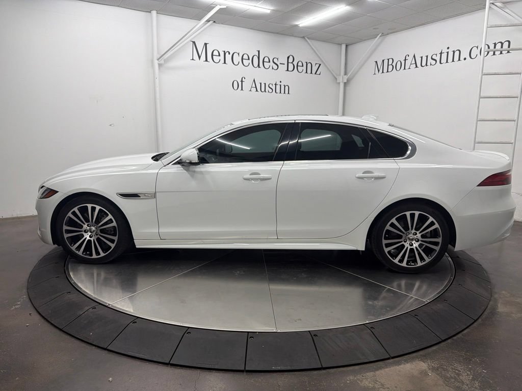 Used 2024 Jaguar XF R-Dynamic SE RWD image 4
