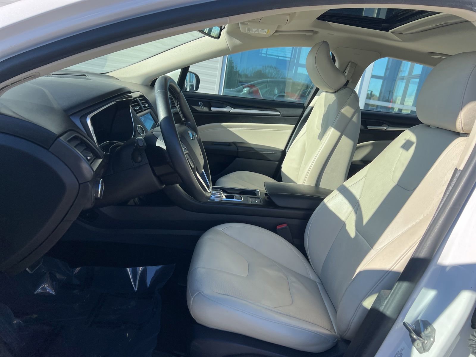 Used 2018 Ford Fusion Titanium image 18
