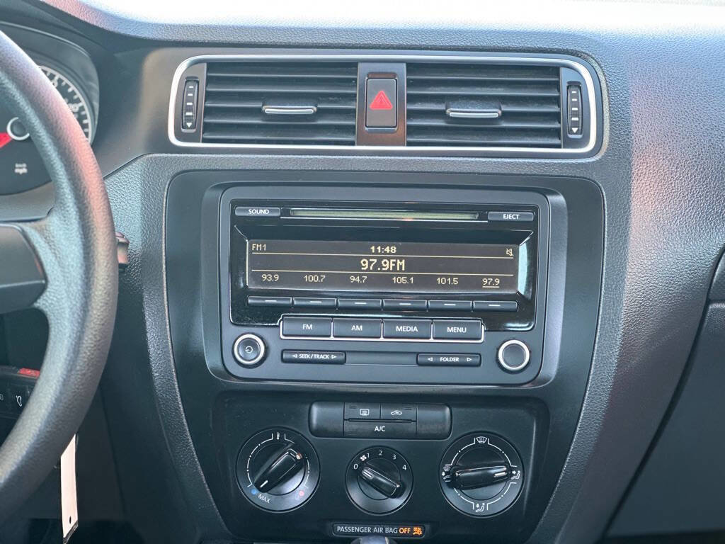 Used 2013 Volkswagen Jetta S image 9