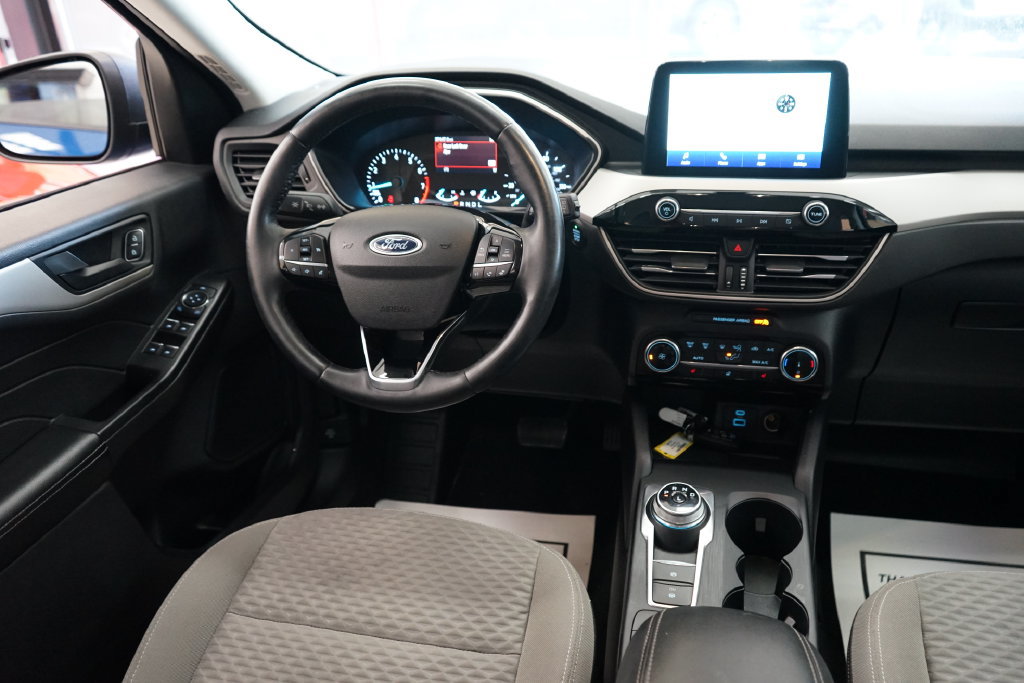 Used 2022 Ford Escape SE w/ Cold Weather Package AWD/4WD image 9