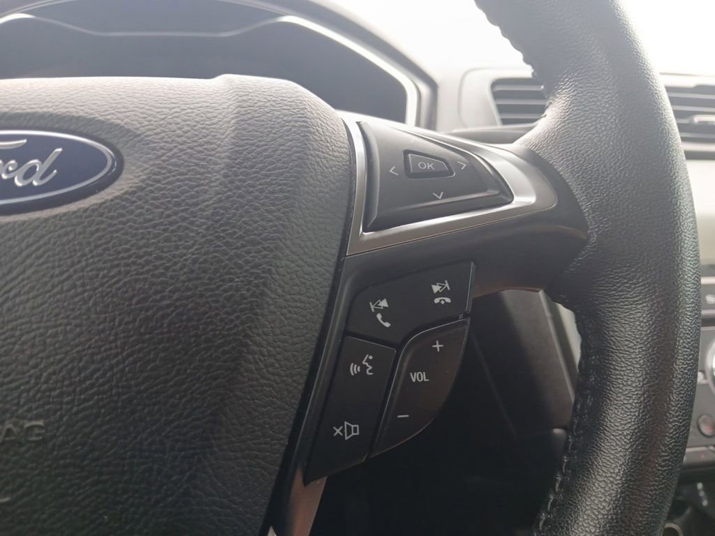 Used 2019 Ford Fusion Titanium FWD image 17