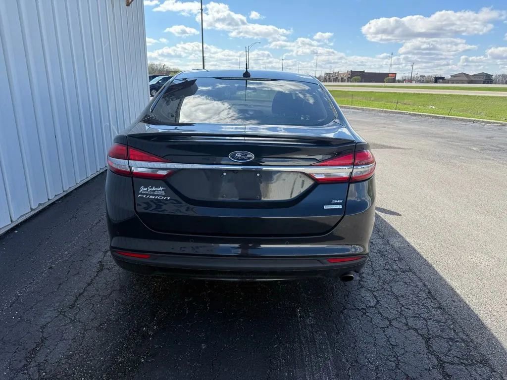Used 2018 Ford Fusion SE w/ Equipment Group 201A image 7