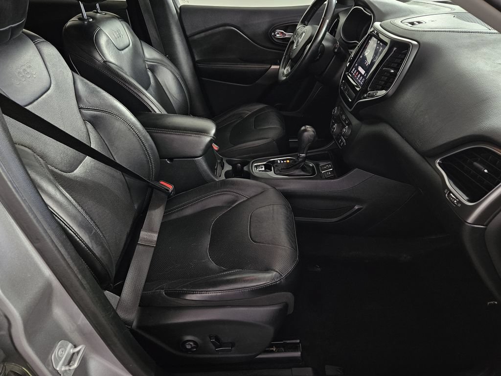 Used 2019 Jeep Cherokee Limited FWD image 28