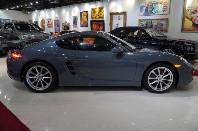 Used 2018 Porsche 718 Cayman RWD image 8
