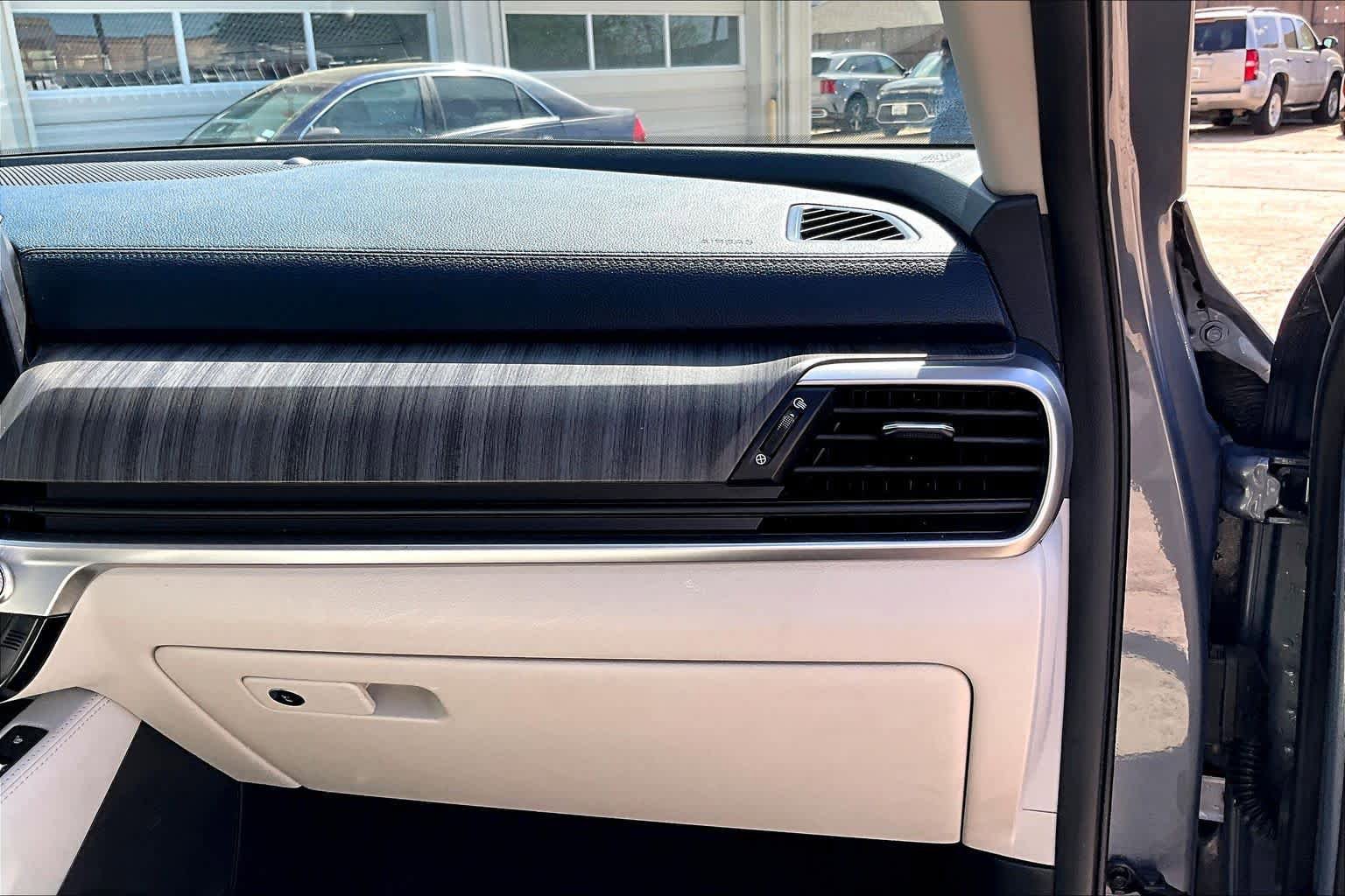 Used 2024 Kia Telluride EX image 17