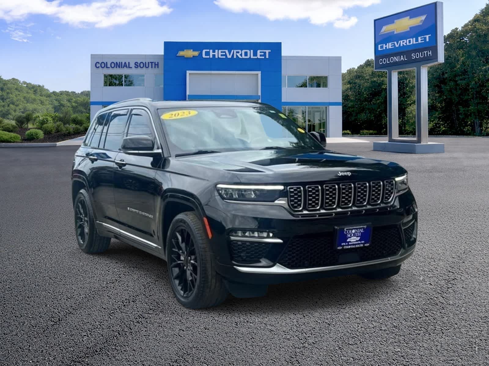 Used 2023 Jeep Grand Cherokee Summit w/ Adv Protech Group IV AWD/4WD image 8