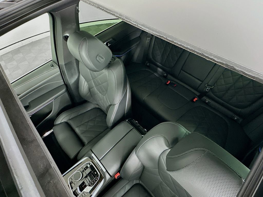 Used 2025 BMW X5 xDrive50e image 22