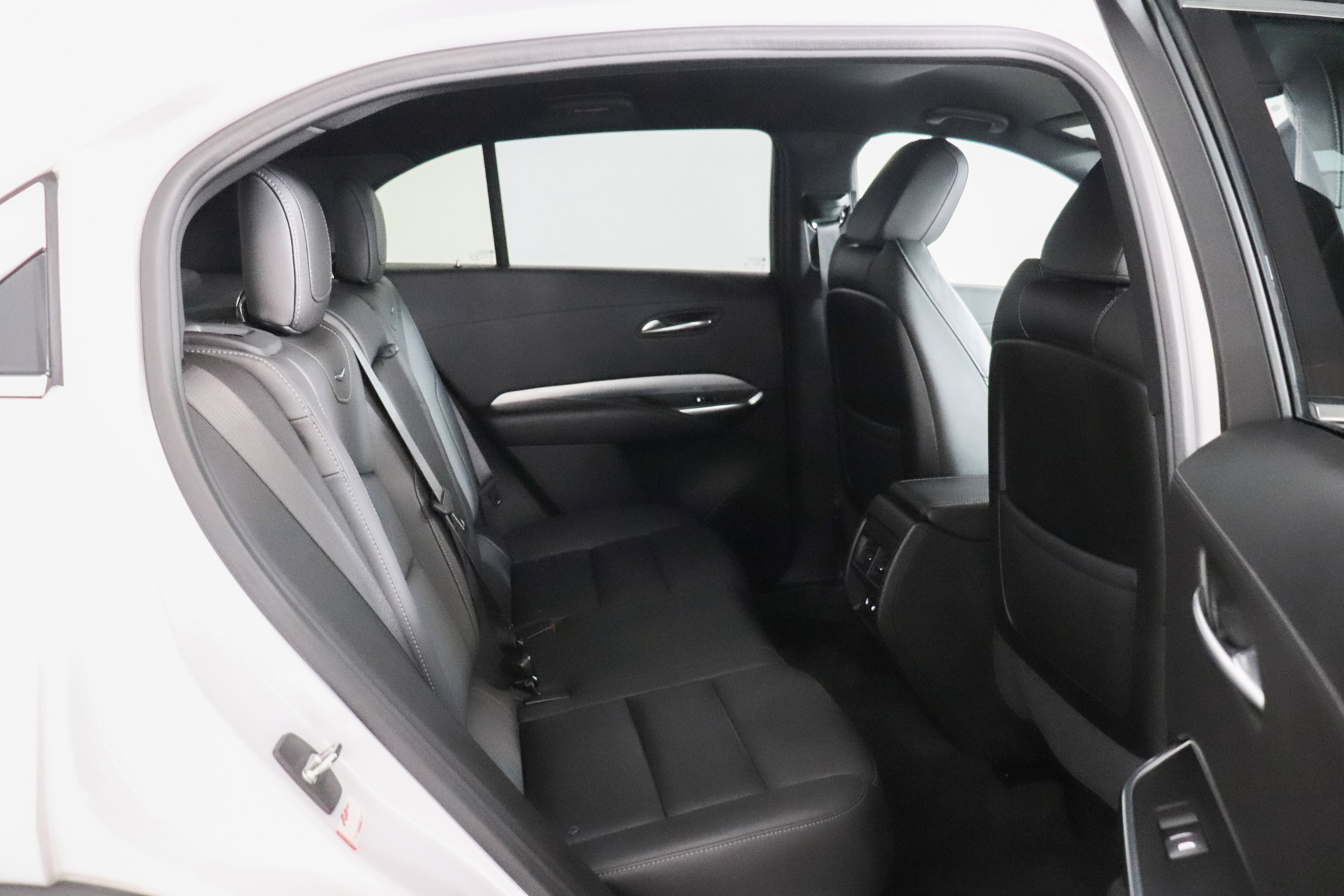Used 2022 Cadillac XT4 Premium Luxury w/ Enhanced Visibility Package AWD/4WD image 20