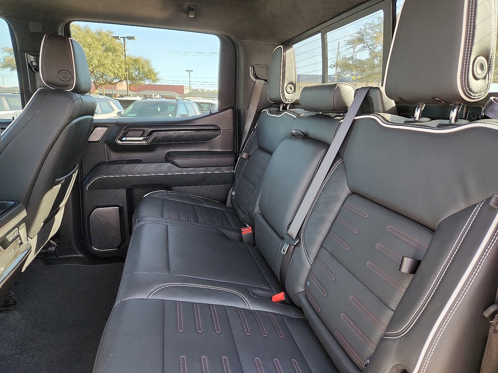 Used 2024 GMC Sierra 1500 AT4X image 11