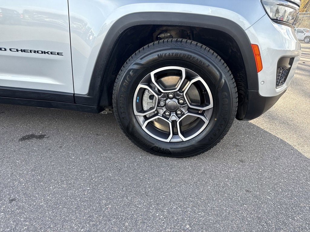 Used 2022 Jeep Grand Cherokee Trailhawk w/ Advanced Protech Group II image 30