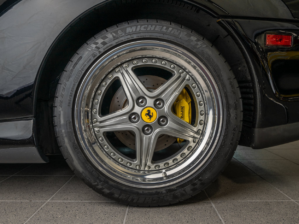 Used 2000 Ferrari 550 Maranello Coupe RWD image 35