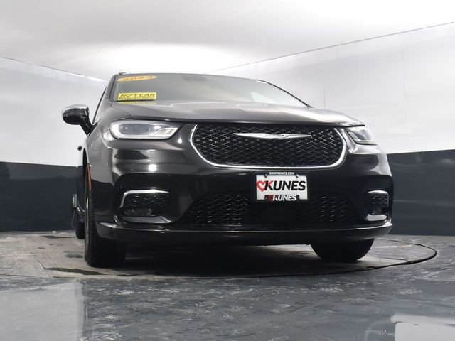 Used 2023 Chrysler Pacifica Limited FWD image 48