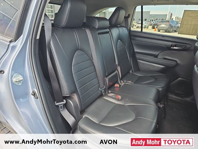 Used 2022 Toyota Highlander XLE image 33
