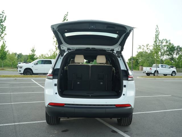 New 2026 Jeep Grand Cherokee L Limited w/ Limited Altitude Package AWD/4WD image 16