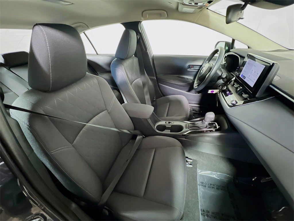 Used 2025 Toyota Corolla LE image 24