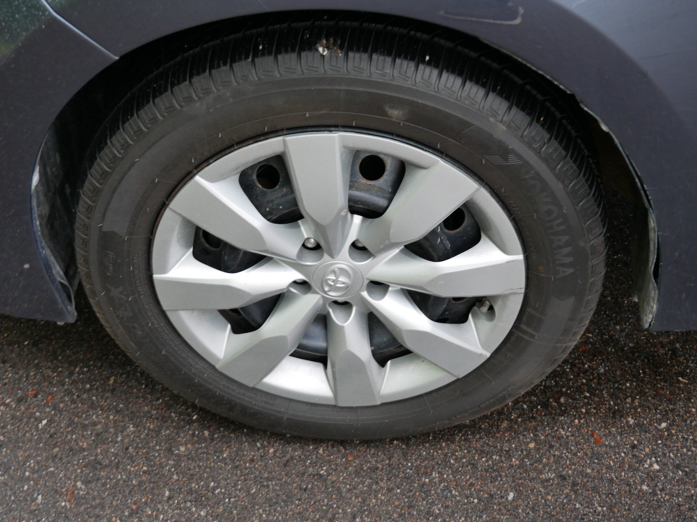 Used 2015 Toyota Corolla LE FWD image 15