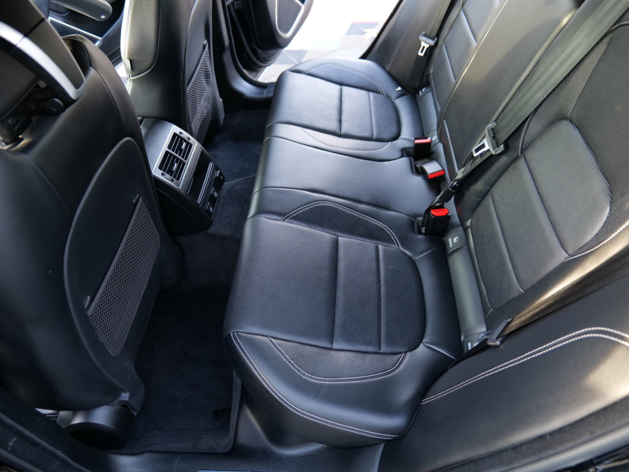 Used 2024 Jaguar XF R-Dynamic SE image 47