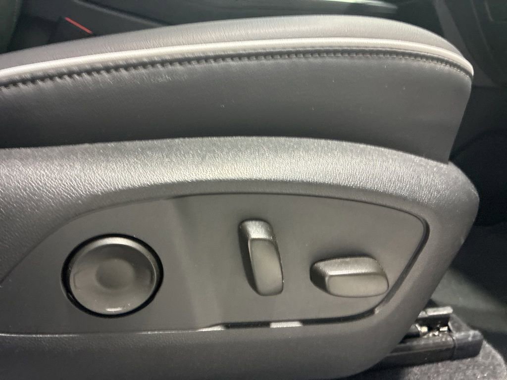Used 2026 Buick Enclave Preferred AWD/4WD image 58