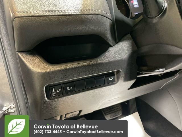 Used 2020 Toyota RAV4 XLE Premium image 11