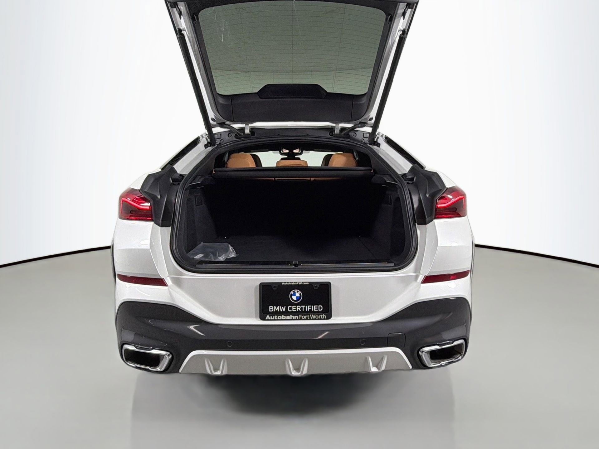 Certified 2024 BMW X6 xDrive40i w/ Executive Package image 28