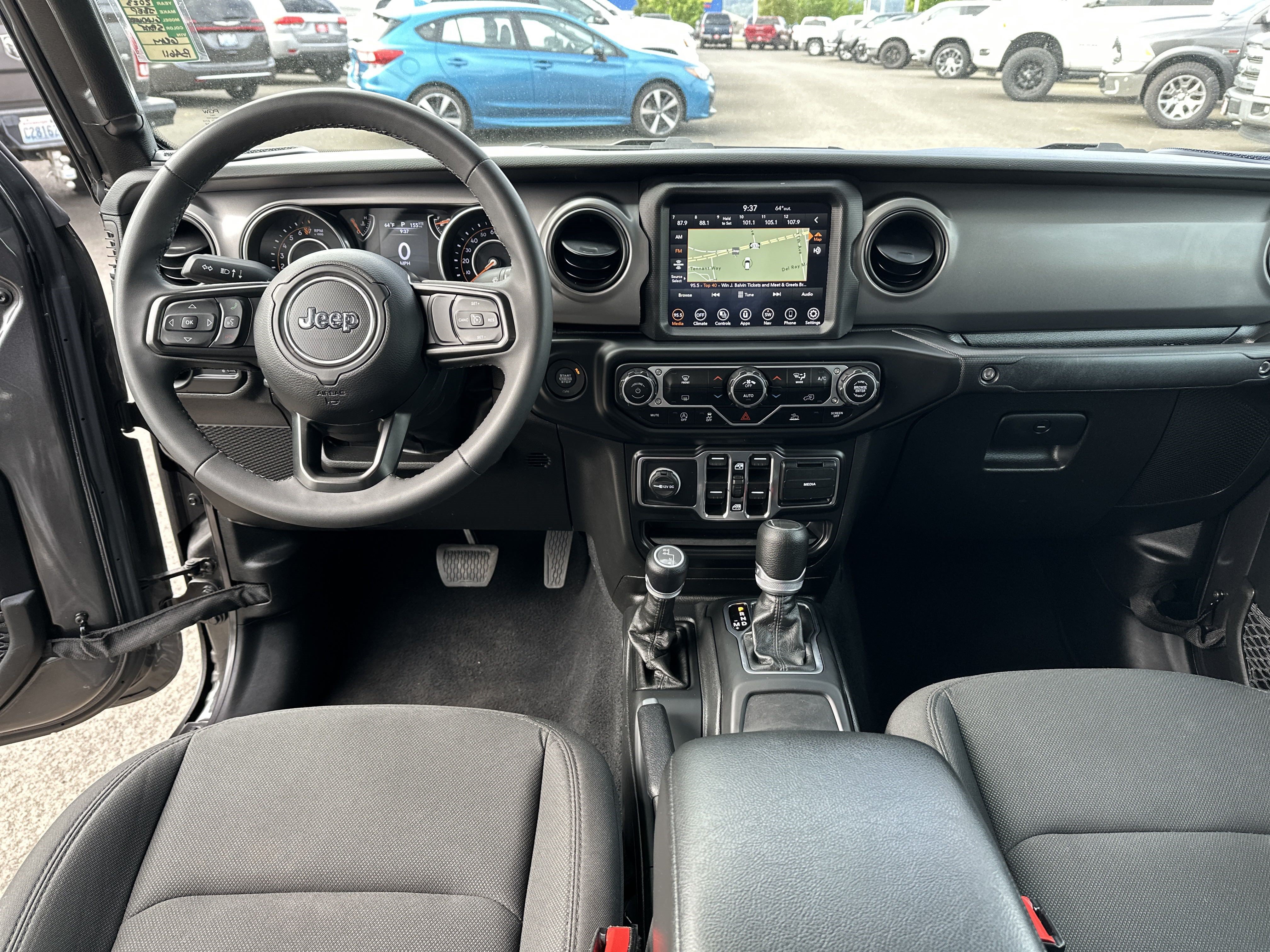 Used 2023 Jeep Gladiator Sport AWD/4WD image 11