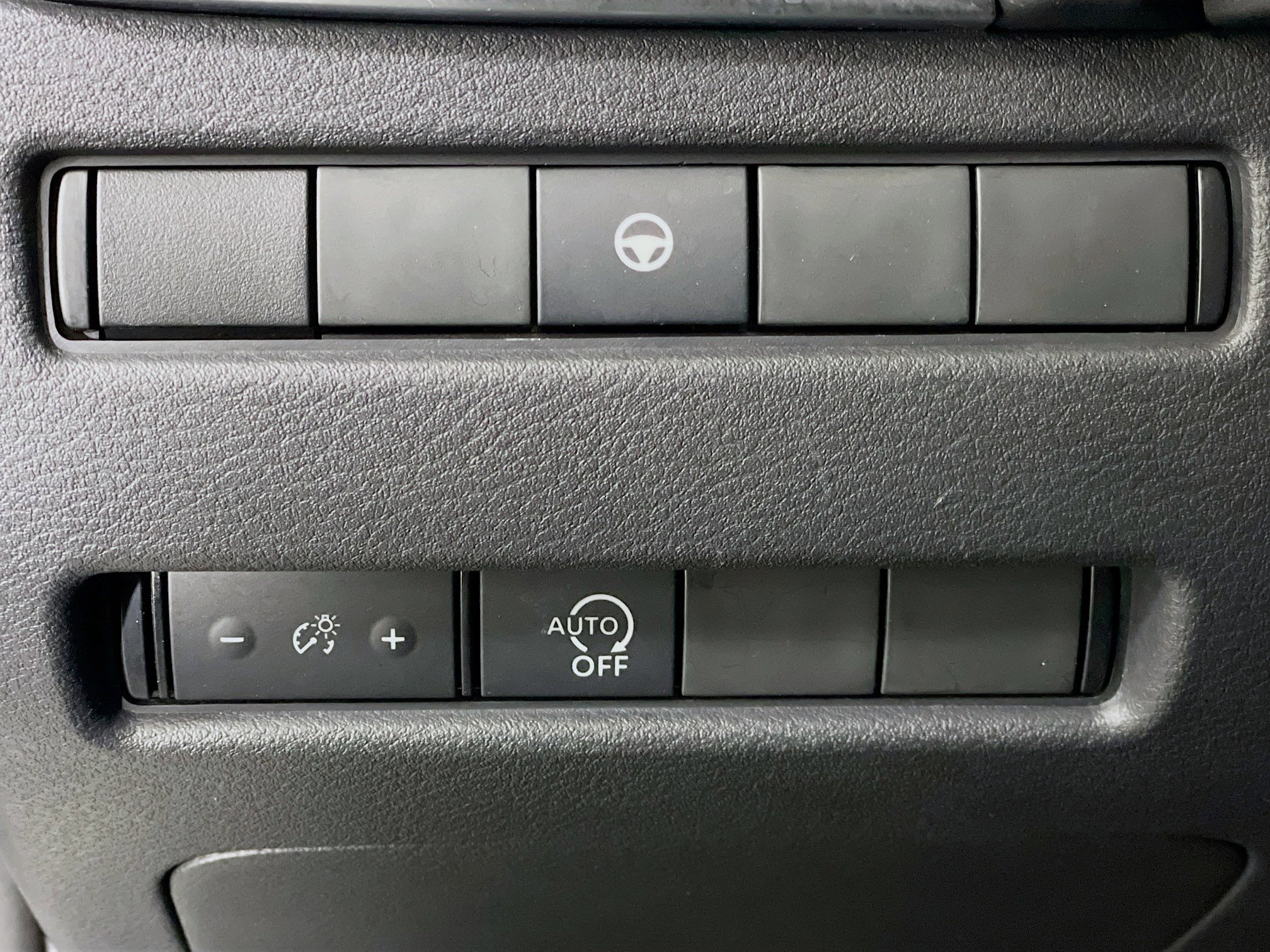 Used 2023 Nissan Rogue SV image 17