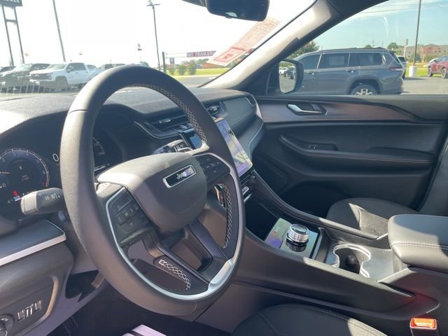 New 2025 Jeep Grand Cherokee Laredo X image 6