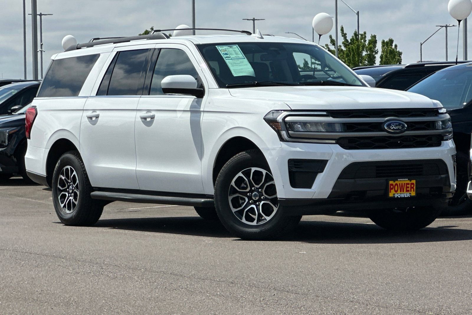 Used 2024 Ford Expedition Max XLT AWD/4WD image 2