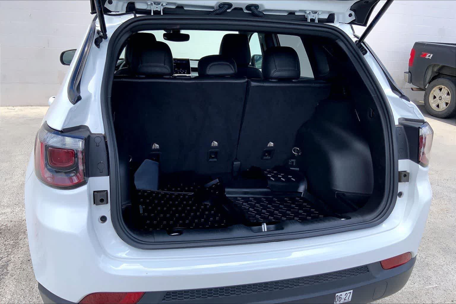 Used 2022 Jeep Compass Latitude FWD image 18