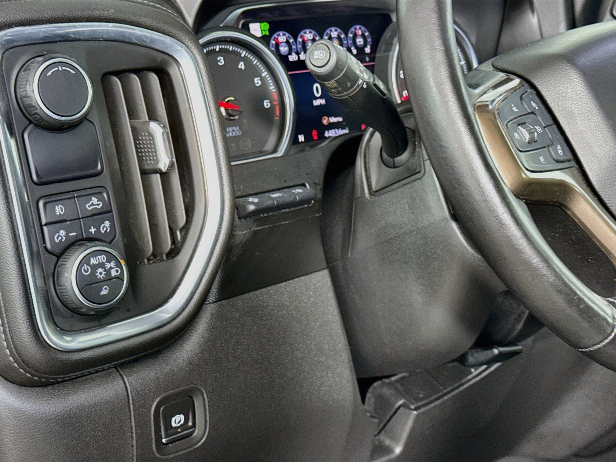 Used 2019 Chevrolet Silverado 1500 High Country w/ Technology Package RWD image 12