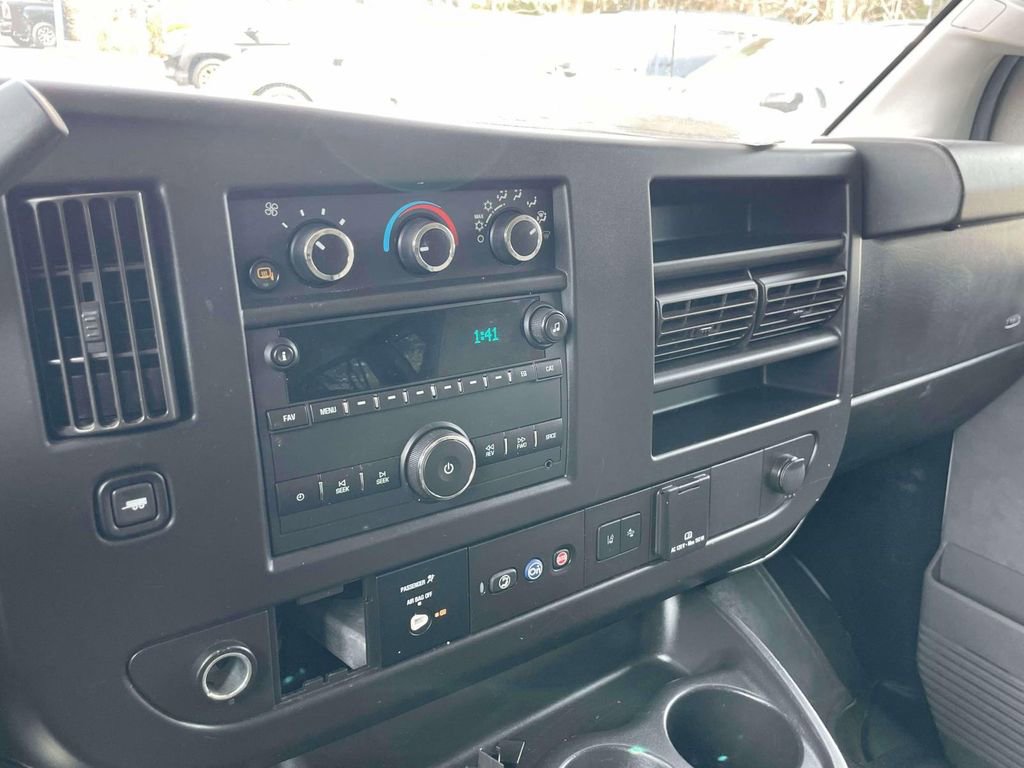 Used 2020 Chevrolet Express 3500 LT w/ LT Preferred Equipment Group RWD image 26